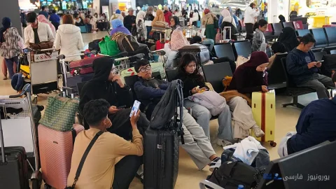 فوران آناک کراکاتوا؛ مسافران في إندونيسيا في مأزق