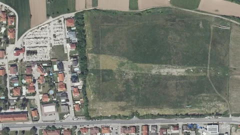 اتریش: تبدیل اردوگاه سابق نازی به پارک تجاری خشم منتقدان را برانگیخت